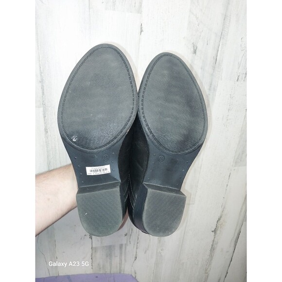 Torrid V Cut Black Ankle Booties Size 8W Faux Leather - Picture 2 of 10